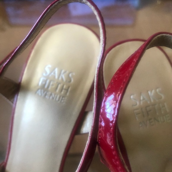Saks Fifth Avenue Red T-Straps Sandals Size 6.5 - Picture 4 of 5